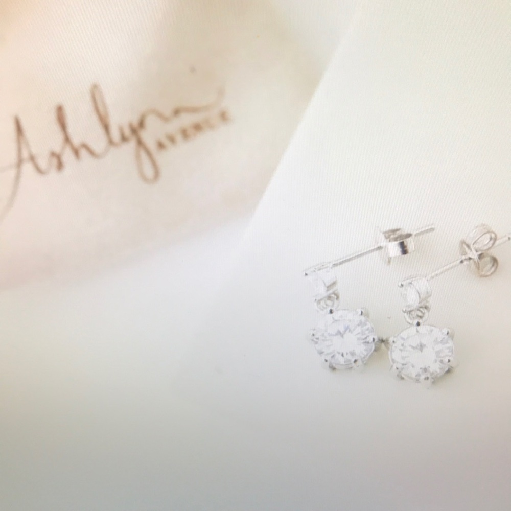 Ashlynn Avenue Symphony Rosalyn Duo Stone earrings New